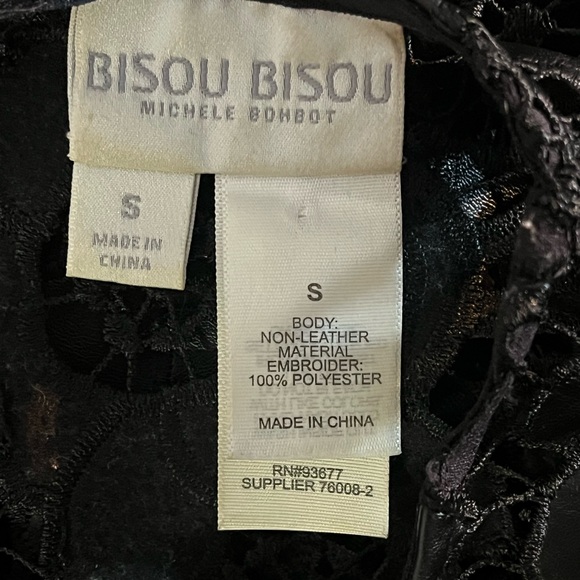 BISOU BISOU Faux Leather Black Floral Cut-Out Top Sz S - Picture 3 of 5